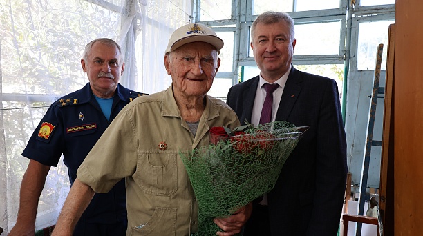 Век мужества и труда: участник Великой Отечественной войны Вениамин Макарович Агафонов празднует сегодня уникальный юбилей – 100 лет! 