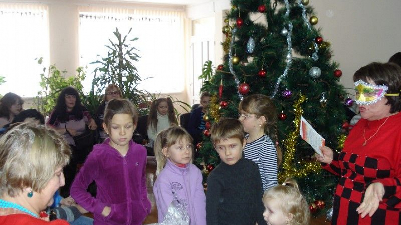 Детей и внуков «чернобыльцев» пригласили на праздник в канун Рождества (6).JPG