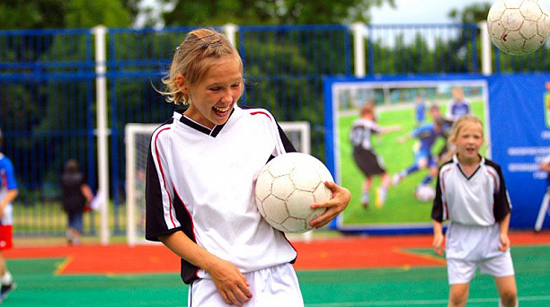 Глава кубанской столицы открыл многофункциональную спортивную площадку в станице Елизаветинской