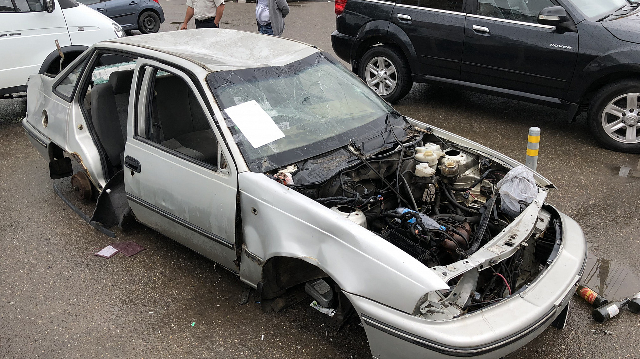 На территории Западного округа города проведен мониторинг улиц с целью выявления и уборки транспортных средств, брошенных собственниками.