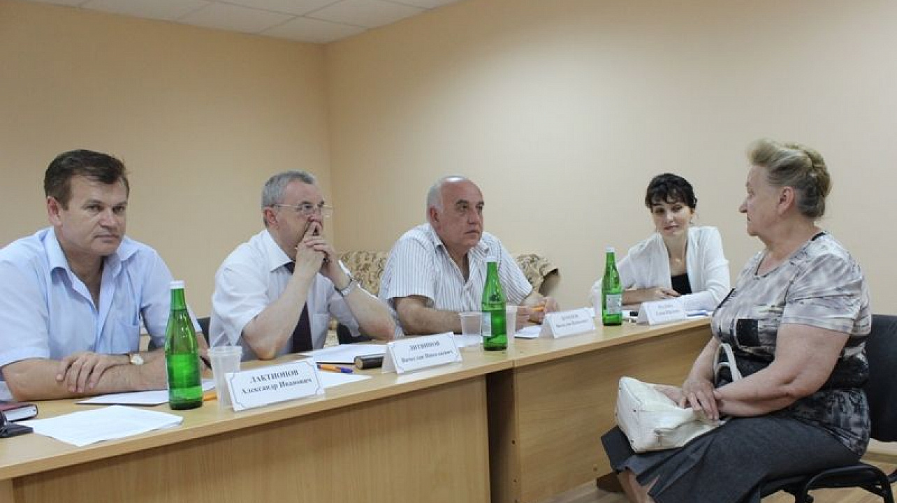 Глава Центрального округа встретился с руководителями ТОС