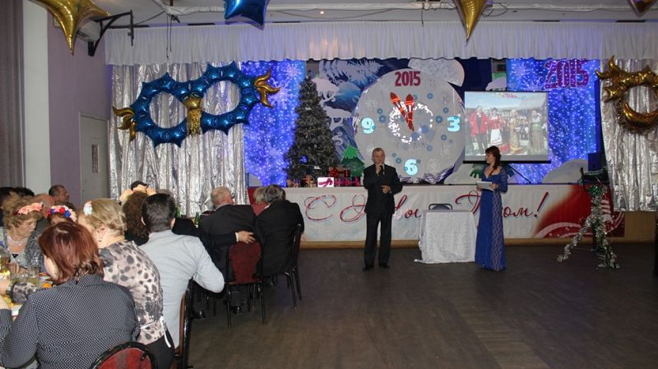 В Центральном округе состоялся новогодний бал общественности