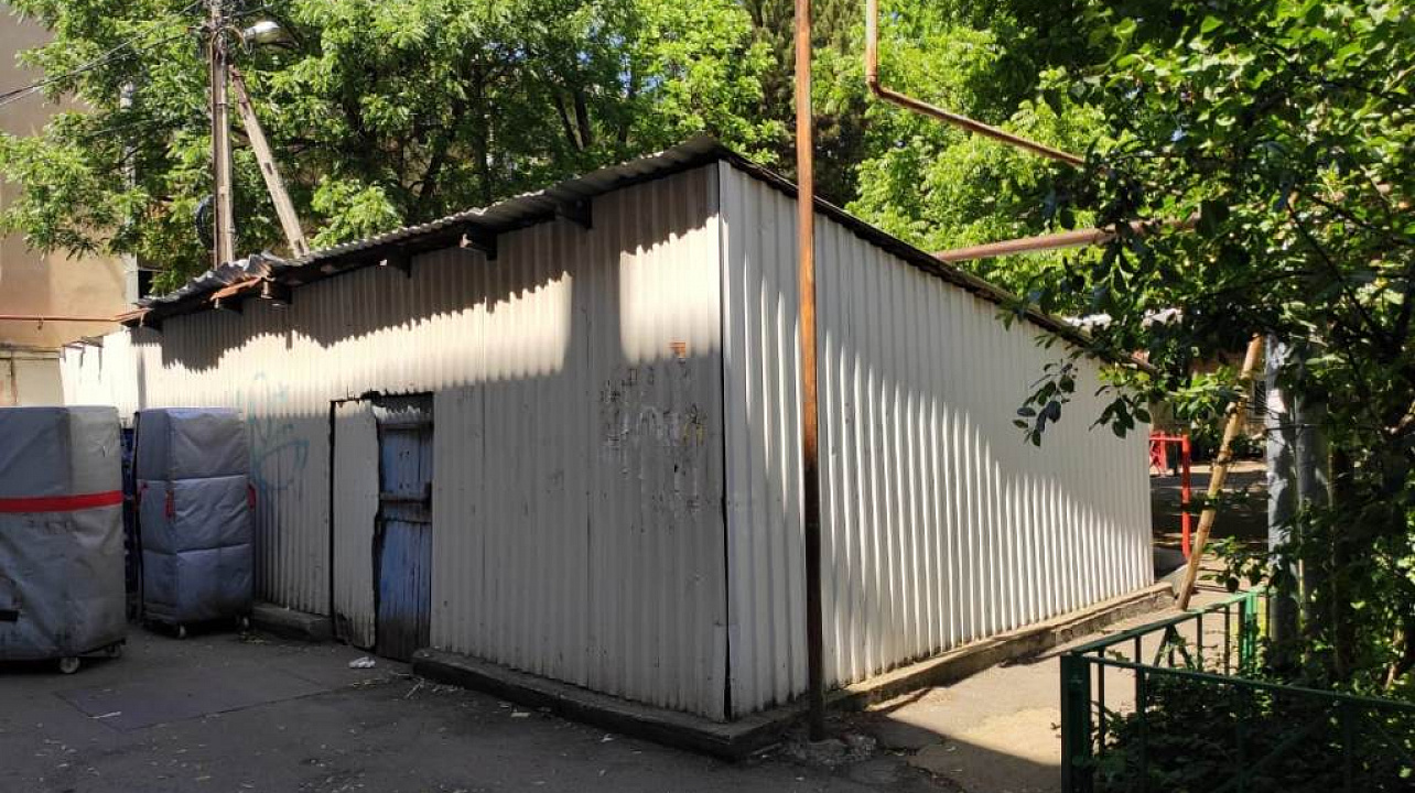 В Западном округе продолжается работа по упорядочению объектов торговли