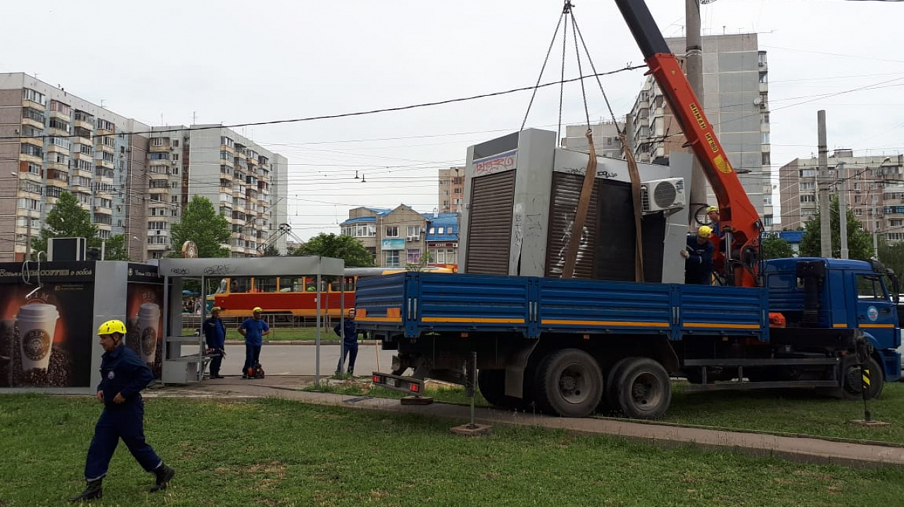 В Западном округе продолжаются работы по комплексному благоустройству территории
