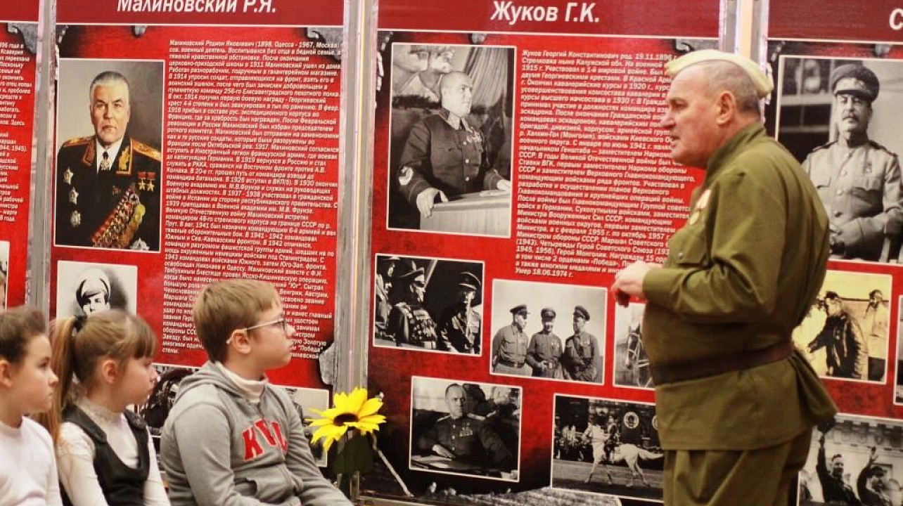 В прикубанской школе №68 прошла фотовыставка «Фронтовые дороги войны»