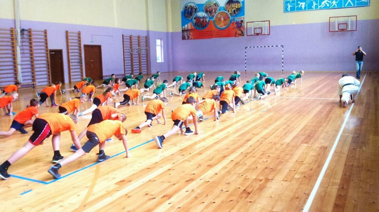 В рамках Всероссийской акции для учащихся Западного округа проведена «Зарядка с чемпионом»