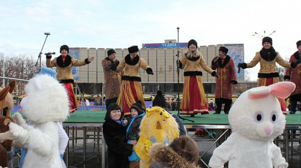 Краснодарцам показали «Новогодние узоры» на Театральной площади