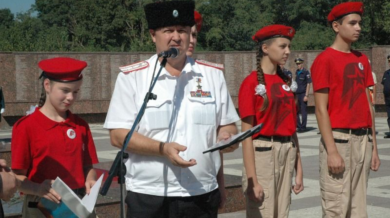 «Юнармейцы» принимают присягу.jpg