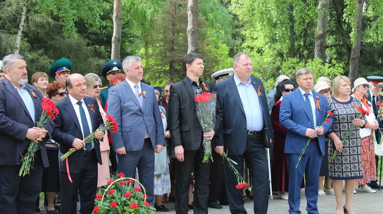 Глава Западного округа Александр Кучмин поздравил ветеранов с наступающим Днем  Победы