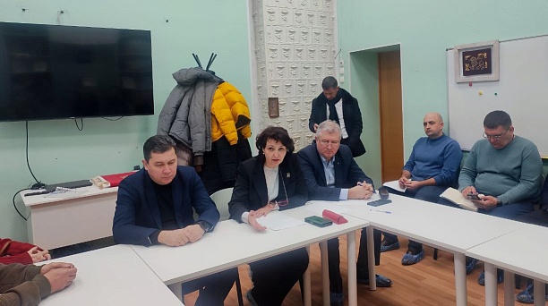 Администрация Центрального округа организовала рабочую встречу с жителями д.88 по ул. Красной, пострадавшими вследствие пожара