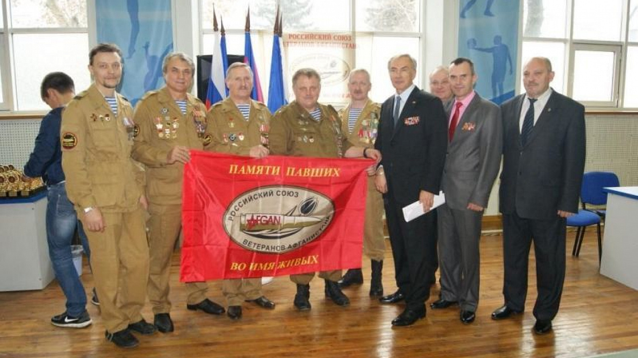 Ветераны боевых действий провели турнир по рукопашному бою среди юношей под девизом «За тех, кто в полный поднимался рост».jpg