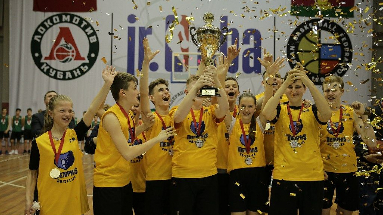 Школьники Западного  округа стали победителями чемпионата  Юниорской баскетбольной лиги