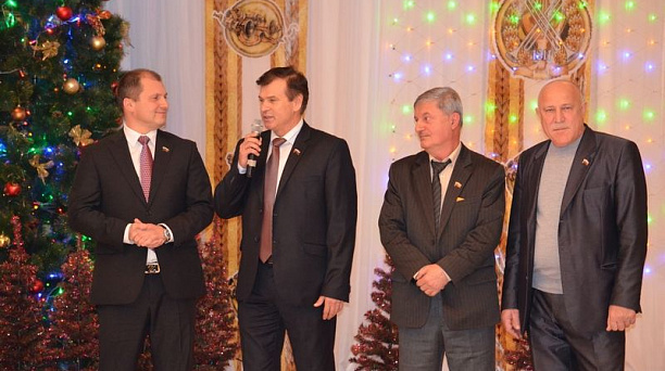 В Центральном округе прошел новогодний бал общественности