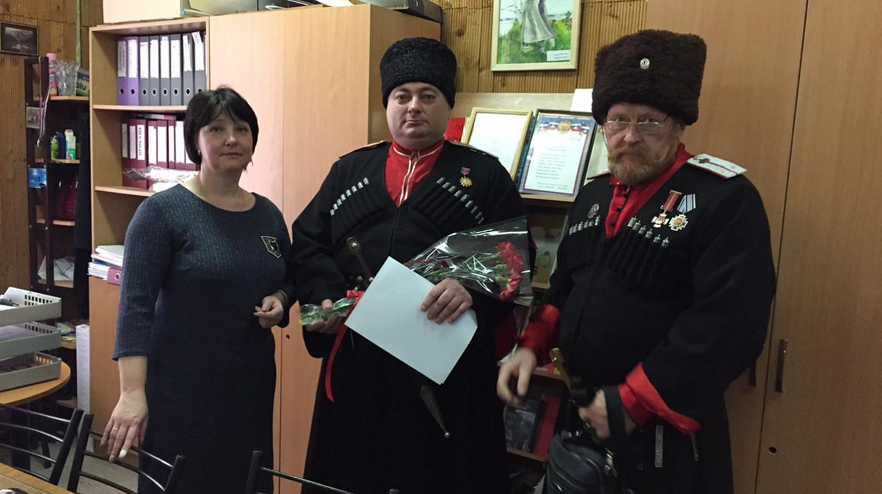 В МБОУ СОШ № 60 состоялась линейка, посвященная открытию месячника оборонно-массовой работы в Карасунском округе