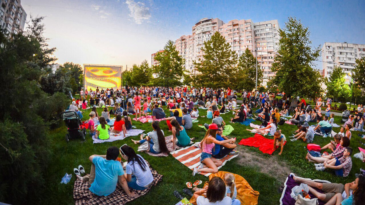 реализация городского проекта «Кино нашего двора»