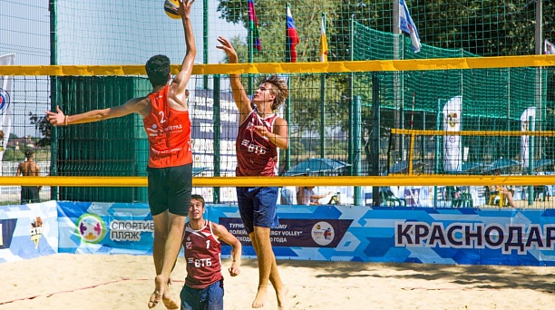Ко Дню физкультурника в краевой столице провели турнир по пляжному волейболу