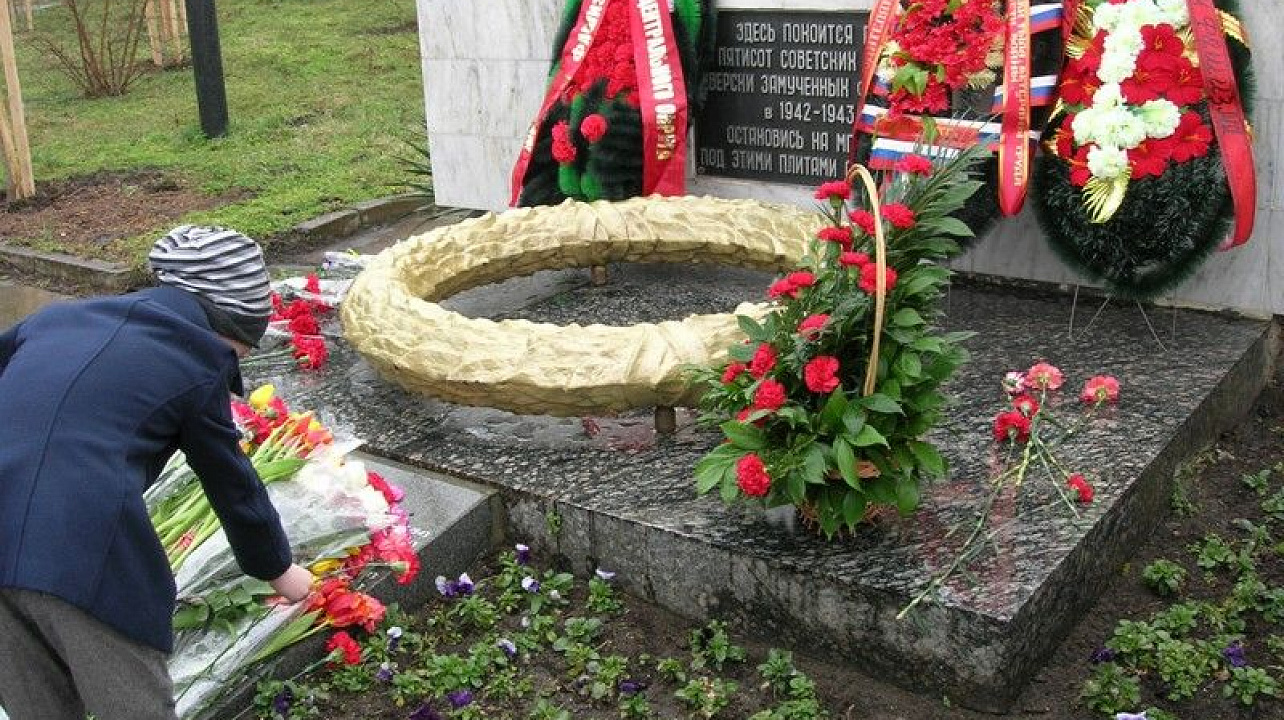 В гимназии № 92  прошел митинг «Слава героям,  павшим в боях за свободу и независимость нашей Родины»