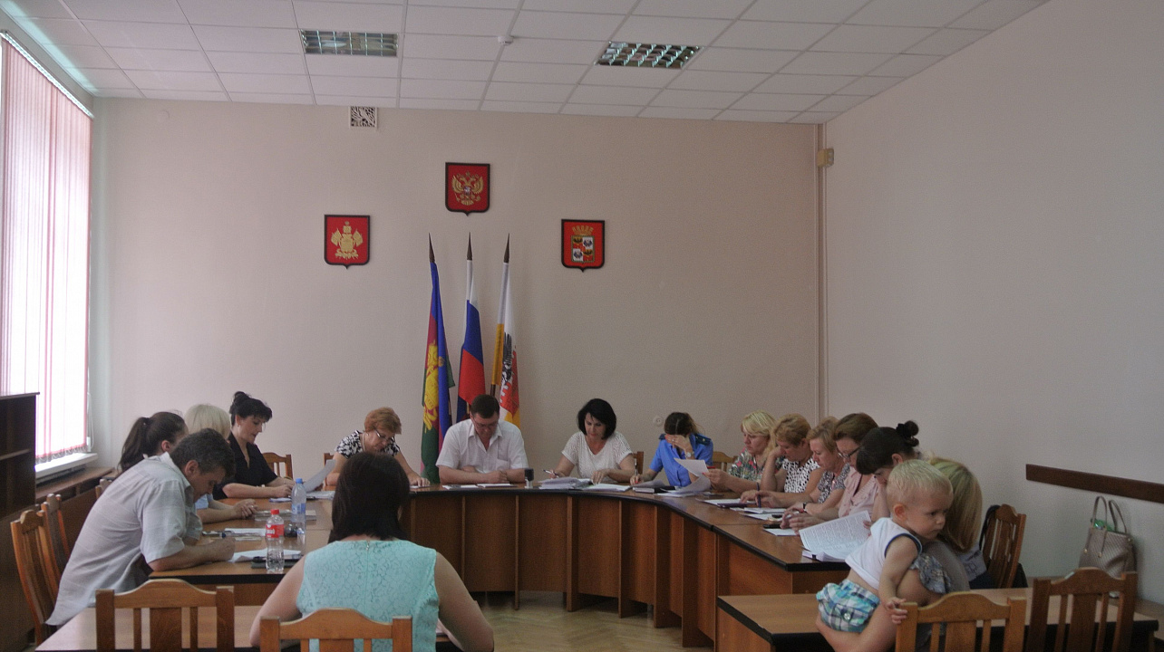 Заседание комиссии по делам несовершеннолетних