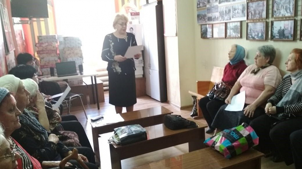 В Международный день поэзии в территориальном центре № 27 прошла поэтическая гостиная, посвященная памяти поэтессы Петраковой Марии Никитичны
