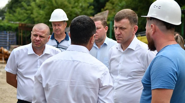 Евгений Наумов поручил увеличить темпы строительства ФОКа на ул. им. Фадеева 