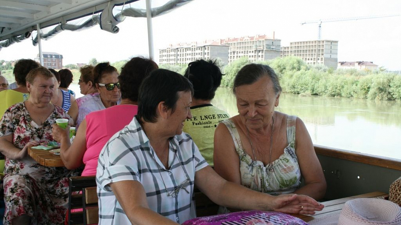 Актив общественности Прикубанского округа осуществил прогулку по реке Кубань