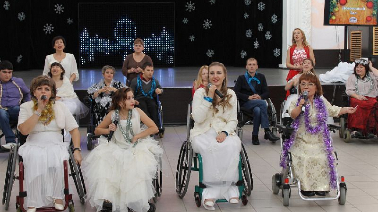 Новогодний бал прошел в общественной организации "Д.О.М.".jpg