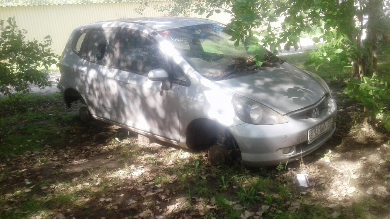 В Западном округе продолжается мониторинг брошенного автотранспорта