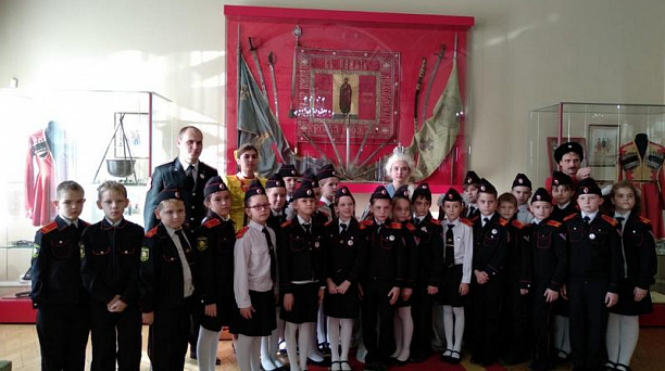 Краснодарские школьники вступили в Союз казачьей молодежи в музее