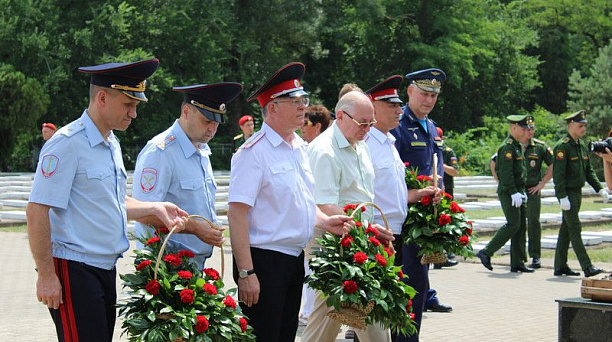 Казаки приняли участие во Всероссийской патриотической акции «Горсть Памяти»