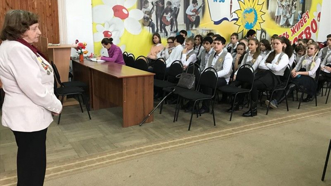 Лилия Хоминец побывала в гостях у школьников.jpg