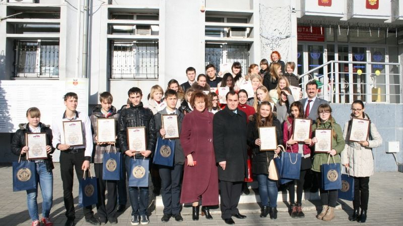 В Краснодаре подведены итоги окружного конкурса творческой молодежи «Единством поколений сильна Россия»