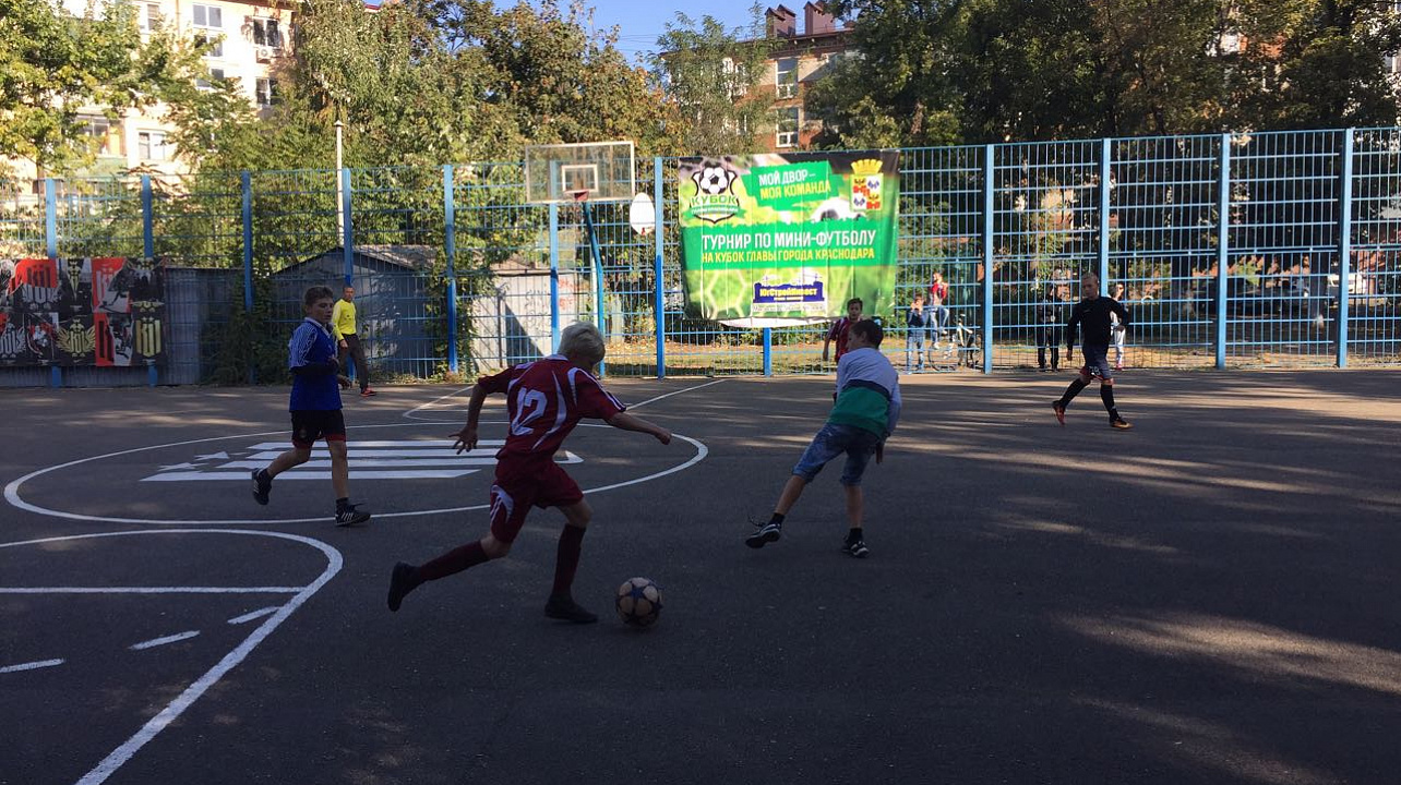 В Краснодаре продолжается турнир по мини-футболу на Кубок главы