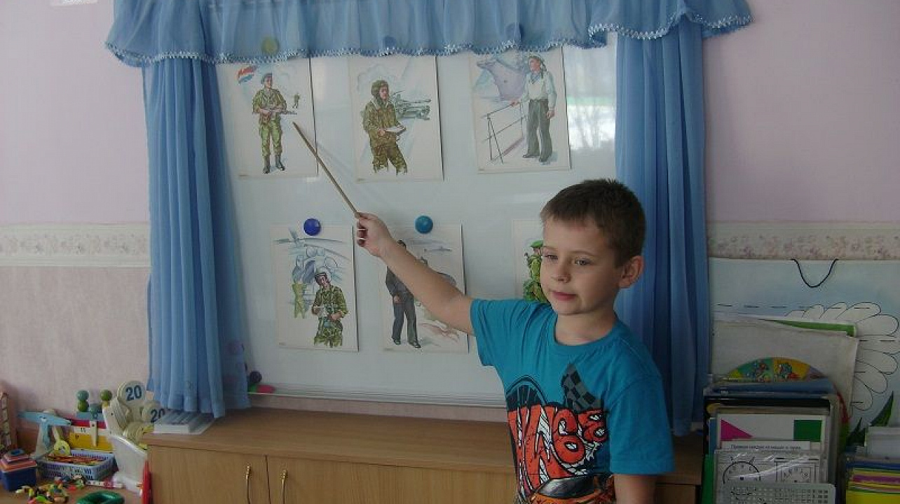 Воспитанники детсада №1 Прикубанского округа выбирали будущую военную профессию