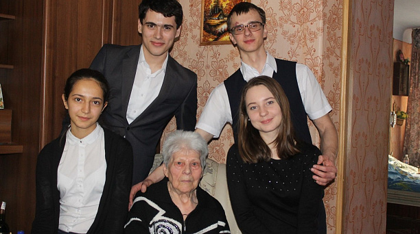 Тимуровский отряд школы №16 навестил ветеранов