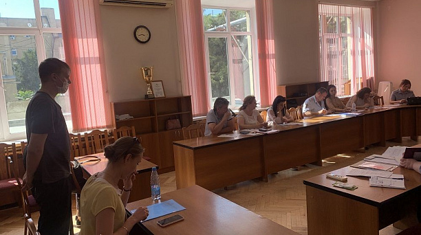 В администрации Западного внутригородского округа состоялось плановое заседание комиссии по делам несовершеннолетних и защите их прав