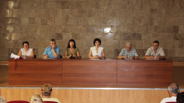 В администрации Центрального округа обсудили работы по подготовке к отопительному сезону,  вопросы благоустройства и санитарного порядка