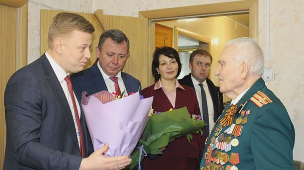 Участника ВОВ, Почетного гражданина города Краснодара Николая Николаевича Давыдова поздравили с Днем защитника Отечества