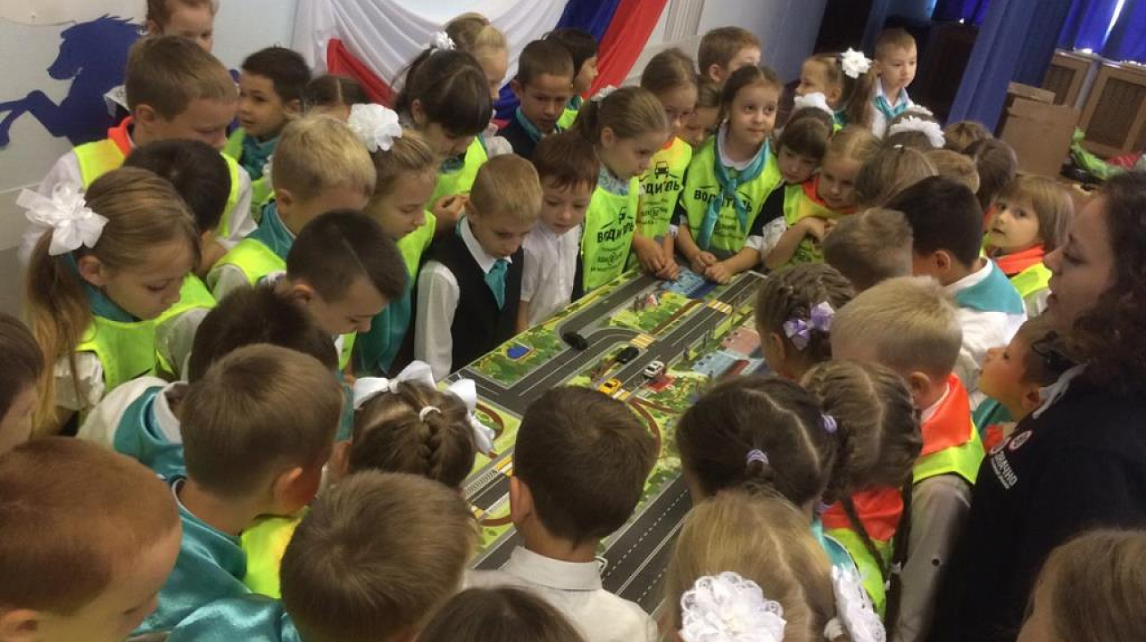 В школах Западного округа прошли занятия по безопасности дорожного движения