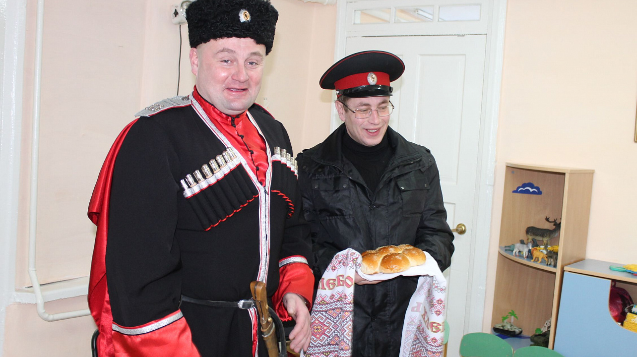 Встреча с казаками станицы Старокорсунской прошла в детском саду № 225