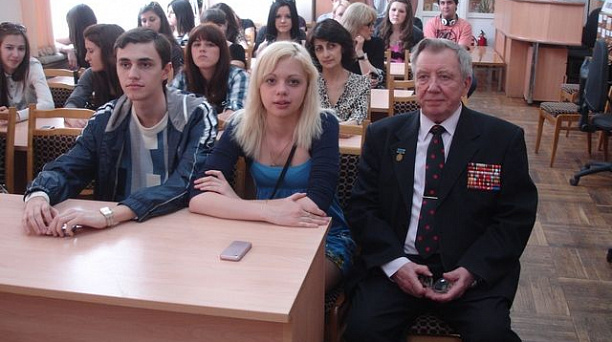 В библиотеке Н.А.Некрасова прошел молодежный круглый стол с ветеранами Великой Отечественной войны 