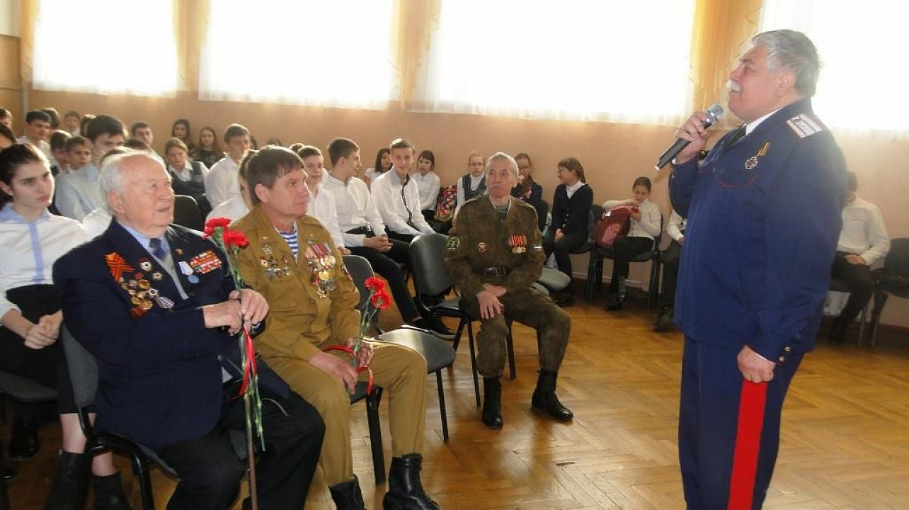 В гимназии № 18 состоялось открытие месячника оборонно-массовой и военно-патриотической работы «Я помню! Я горжусь!»