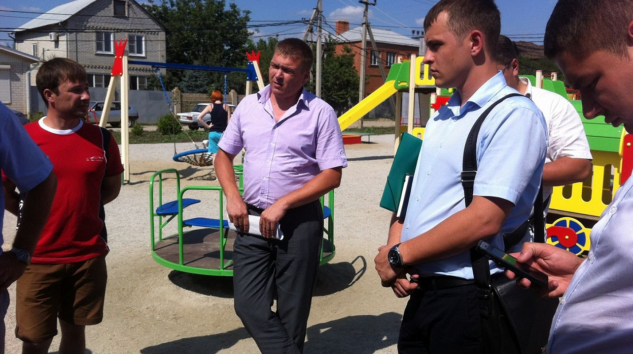 На улице Геодезической состоялась встреча активистов ТОС №481 с главой Калининского сельского округа