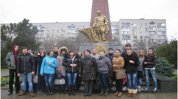 Студенты Краснодарского кооперативного института чтят память героев