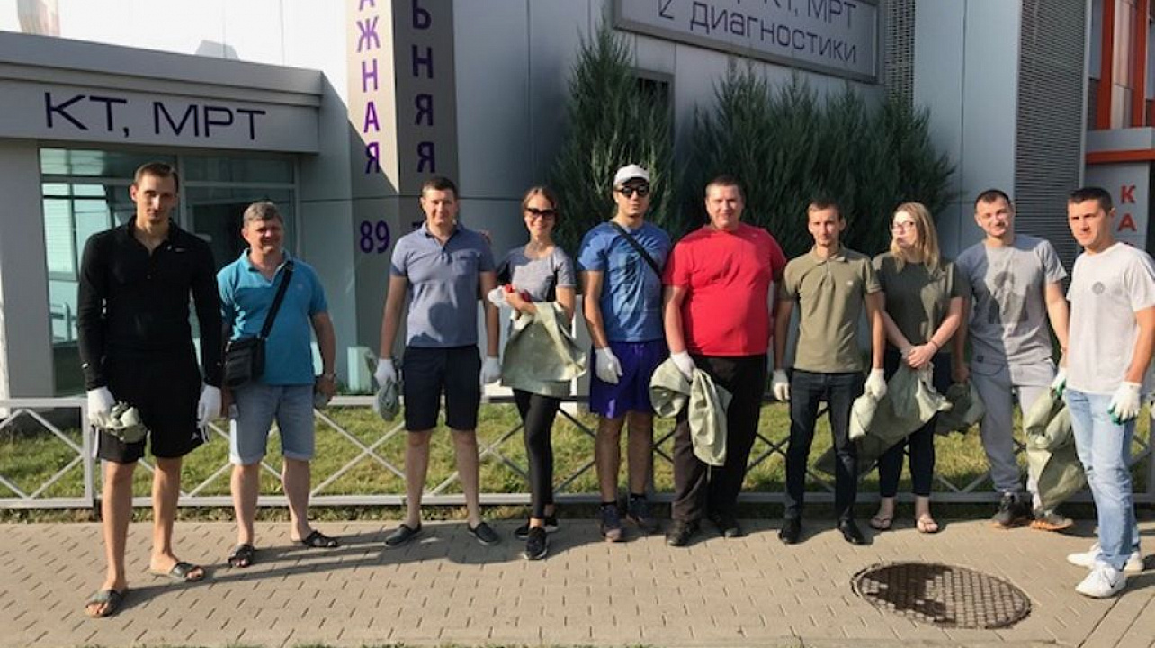 В Западном округе продолжаются санитарные субботники