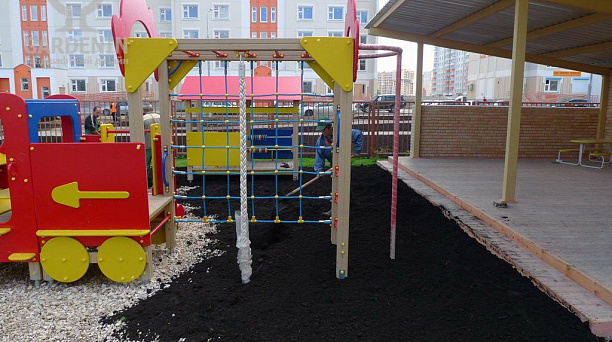 В Прикубанском округе благоустраивают детские площадки