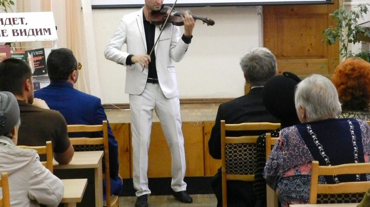 В библиотеке Западного округа состоялся дебют краснодарского писателя Станислава Терпогосова