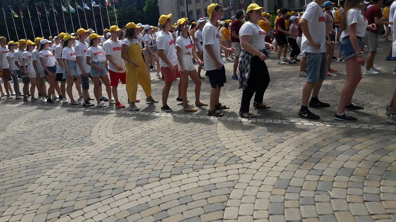 Выпускники Западного округа готовятся к губернаторскому балу