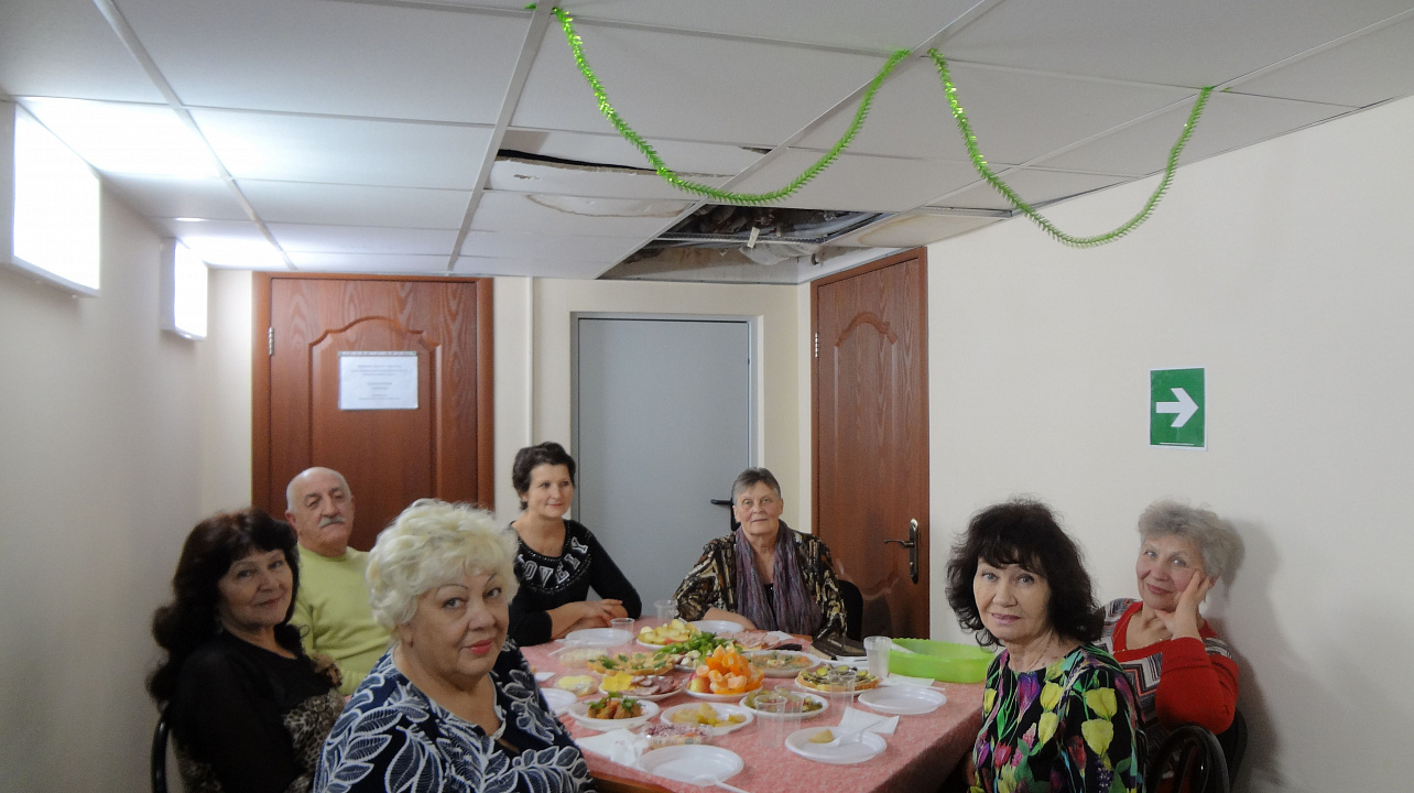 Актив общественности ТЦ № 21 поздравили с наступающими новогодними праздниками