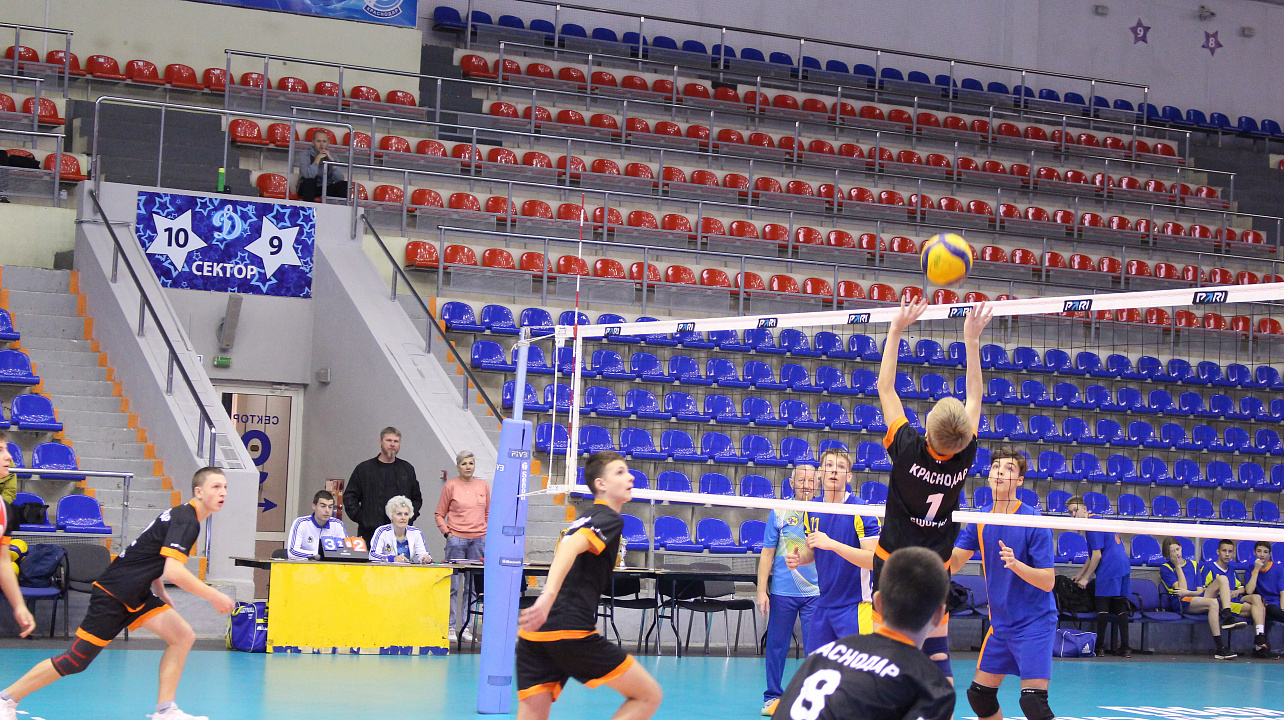 Определились победители Первенства Краснодара по волейболу среди юношей и девушек