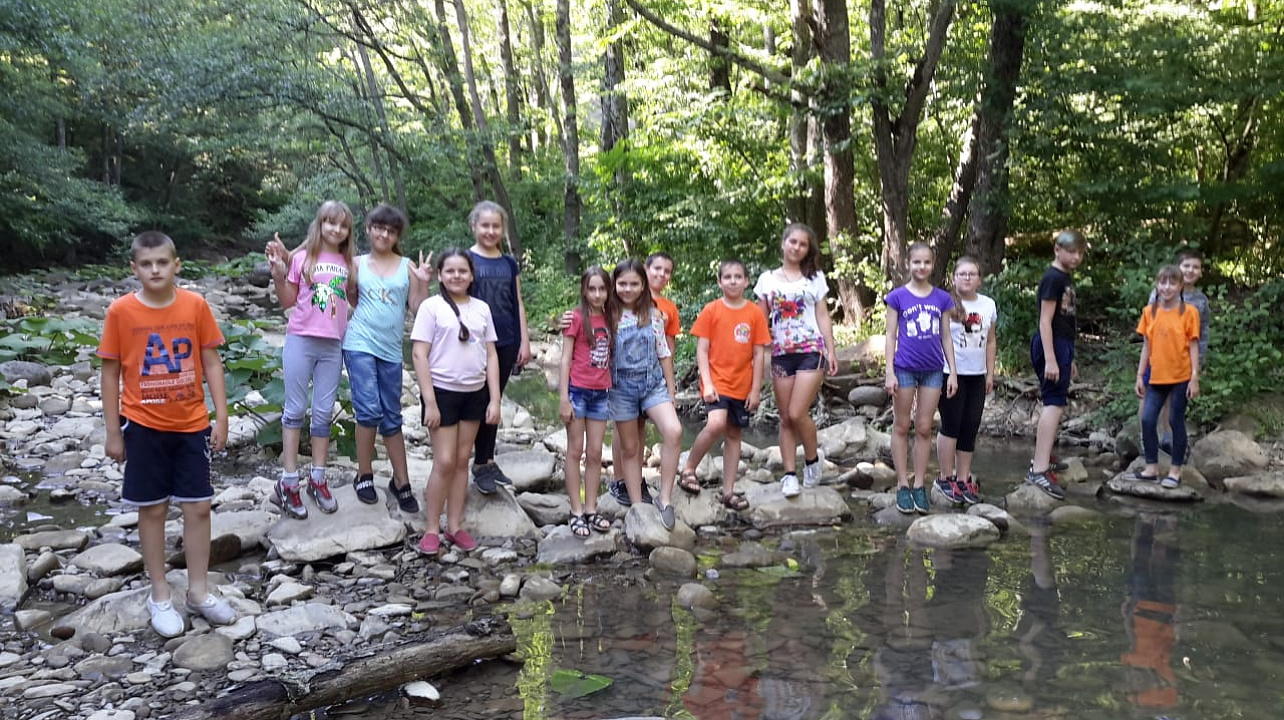 Школьники Западного округа приняли участие в туристическом походе